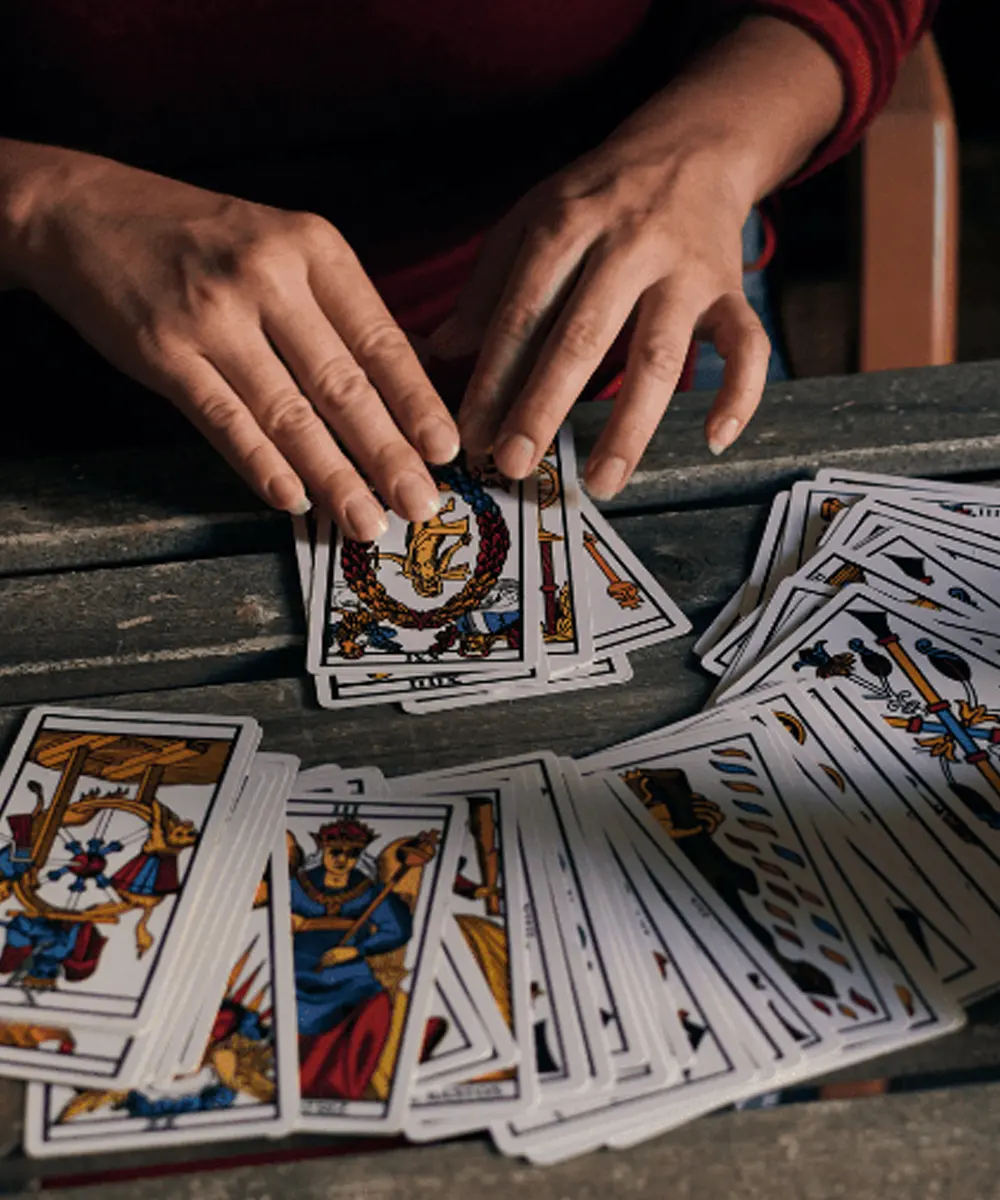 ✦ VIino & Tarot
